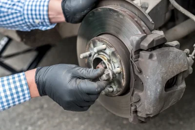 guanti-monouso-settore-meccanico